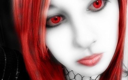 Mujer Gótica con Pelo y Ojos Rojos