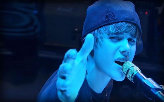 Justin Bieber cantando en directo.