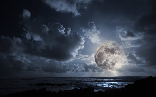 Luna Llena - Fondos de Pantalla. Imágenes y Fotos espectaculares.