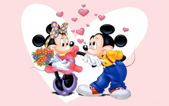 Mickey y Minnie enamorados